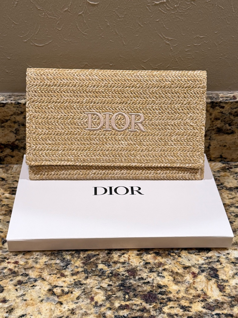 NWOT-Dior Natural Raffia Envelope Clutch with Logo